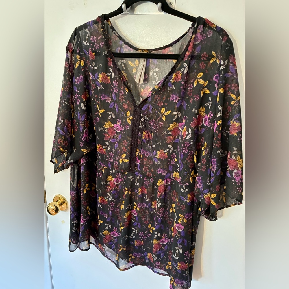 🌻209 PENNINGTONS  Floral Chiffon Blouse with Gold glittering threads